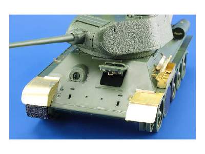 T-34/85 1/35 - Academy Minicraft - image 6