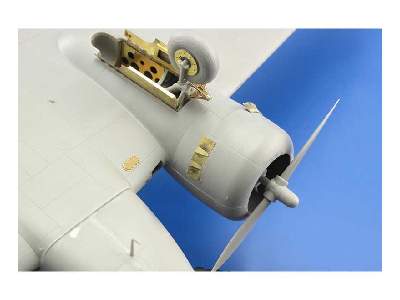 C-45F exterior 1/48 - Icm - image 7