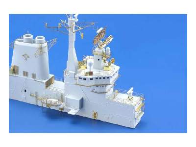 HMS Illustrious superstructure 1/350 - Airfix - image 3