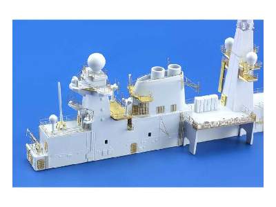 HMS Illustrious superstructure 1/350 - Airfix - image 5