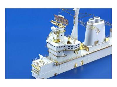 HMS Illustrious superstructure 1/350 - Airfix - image 9