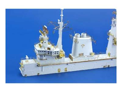 HMS Illustrious superstructure 1/350 - Airfix - image 10