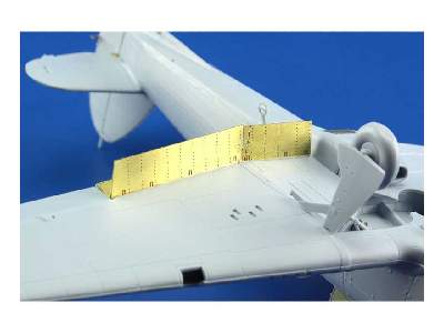 Hurricane Mk. I landing flaps 1/48 - Airfix - image 3