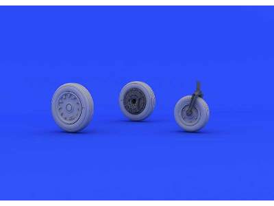 A-4E/ F wheels 1/48 - Eduard - image 3