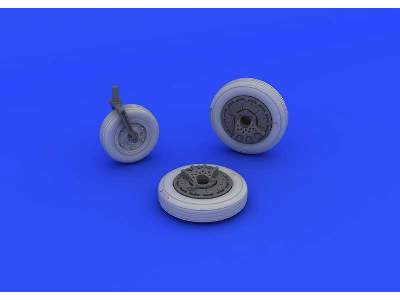 A-4E/ F wheels 1/48 - Eduard - image 5