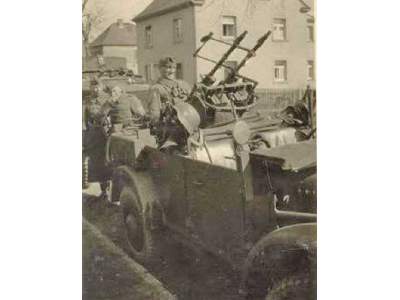 Model: Kfz.4 Truppenluftschutzkraftwagen - A.A. motor vehicle - image 11