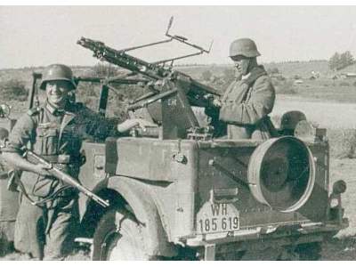 Model: Kfz.4 Truppenluftschutzkraftwagen - A.A. motor vehicle - image 13