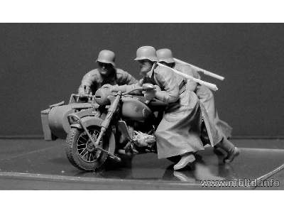 German Motorcyclists - WWII era - image 7