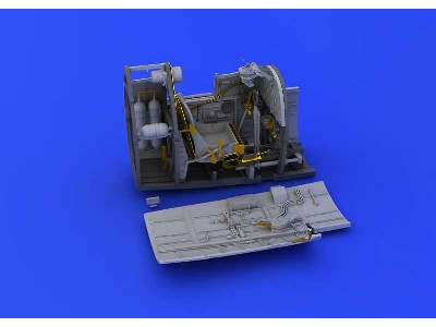 Spitfire Mk. II cockpit 1/32 - Revell - image 3