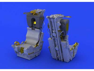 F-4C ejection seats 1/48 - Academy - image 1