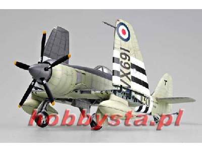 Hawker Sea Fury FB.11 - image 2