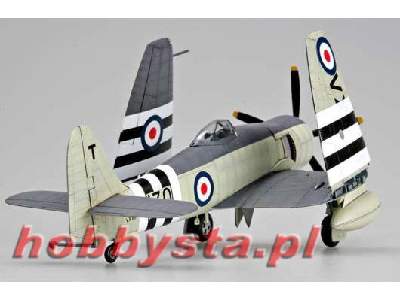Hawker Sea Fury FB.11 - image 3