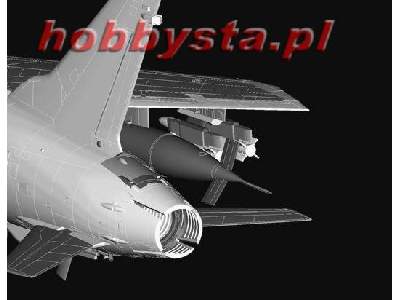 Fighter-bomber F-105G Thunderchief - image 6
