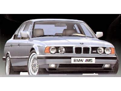 BMW M5 - image 1