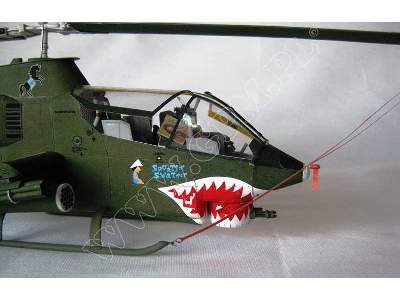 AH-1G COBRA  Komplet model i lasery - image 10
