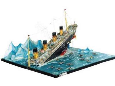 Titanic  makieta tonącego statku - image 2