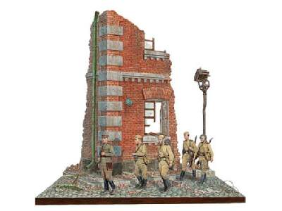 Diorama Infantry in the City - image 1