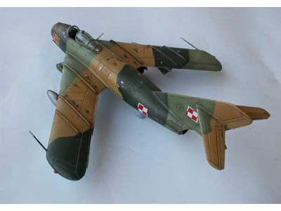 Mig-17F Fresco - image 8