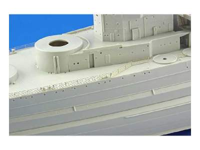 HMS Queen Elizabeth 1943 pt 1 - railing and ladders 1/350 - Trum - image 7