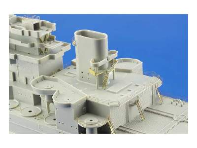 HMS Queen Elizabeth 1943 pt 1 - railing and ladders 1/350 - Trum - image 9