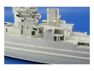 HMS Queen Elizabeth 1943 pt 1 - railing and ladders 1/350 - Trum - image 10