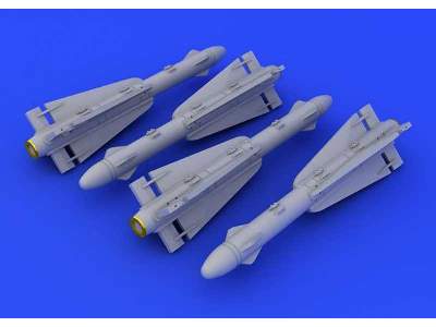 AIM-4D 1/72 - image 1