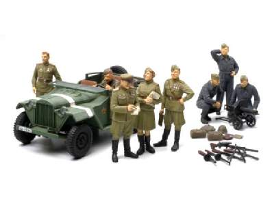 Russian Field Car GAZ-67B - w/ Officer Figures - image 1