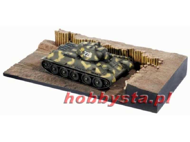 T-34/76 Mod.1942 Cast Turret w/Diorama Base  - image 1