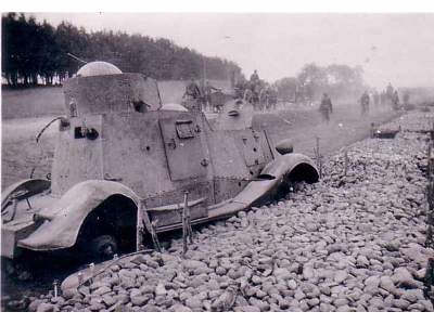 FAI-M (Ford-A Izhorskiy) Armoured Car - image 10