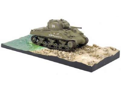 Sherman M4A2 w/Diorama Base, M4A2 Co.D - image 1