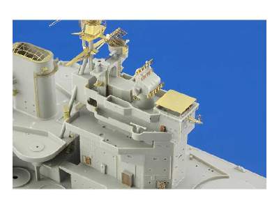 HMS Queen Elizabeth 1943 pt 3 - superstructure 1/350 - Trumpeter - image 3