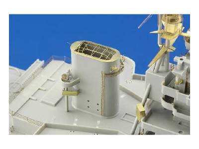 HMS Queen Elizabeth 1943 pt 3 - superstructure 1/350 - Trumpeter - image 4