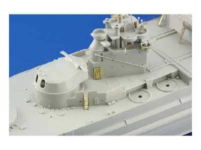 HMS Queen Elizabeth 1943 pt 3 - superstructure 1/350 - Trumpeter - image 6