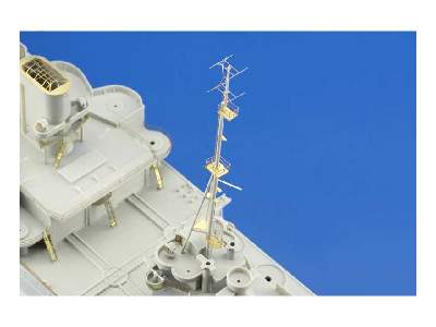 HMS Queen Elizabeth 1943 pt 3 - superstructure 1/350 - Trumpeter - image 8