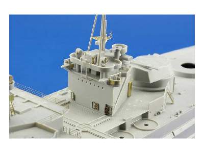 HMS Queen Elizabeth 1943 pt 3 - superstructure 1/350 - Trumpeter - image 15