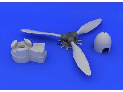 Fw 190F-8 propeller 1/32 - Revell - image 1