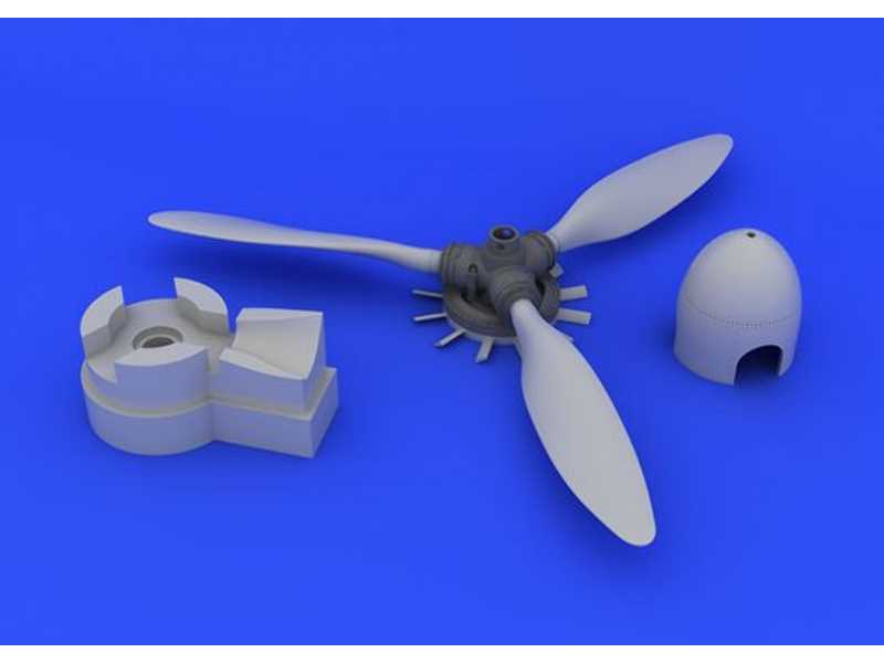 Fw 190F-8 propeller 1/32 - Revell - image 1