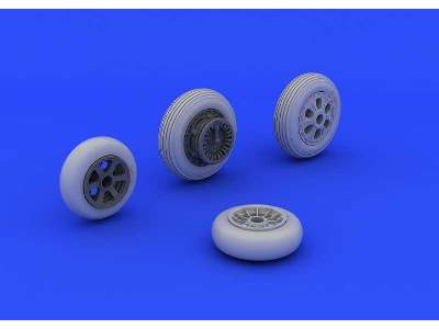 F-86F wheels 1/48 - Hasegawa - image 3