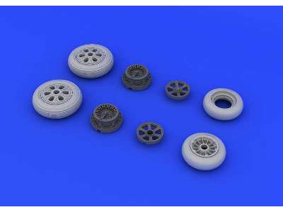 F-86F wheels 1/48 - Hasegawa - image 4