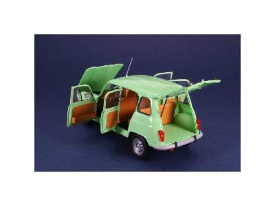 Renault 4L GTL - image 4