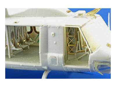 UH-1Y 1/48 - Kitty Hawk - image 8
