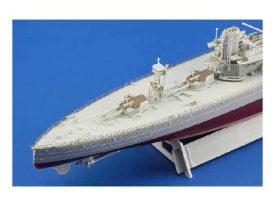 HMS DREADNOUGHT 1915 1/700 - Trumpeter - image 5