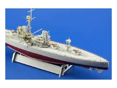 HMS DREADNOUGHT 1915 1/700 - Trumpeter - image 6