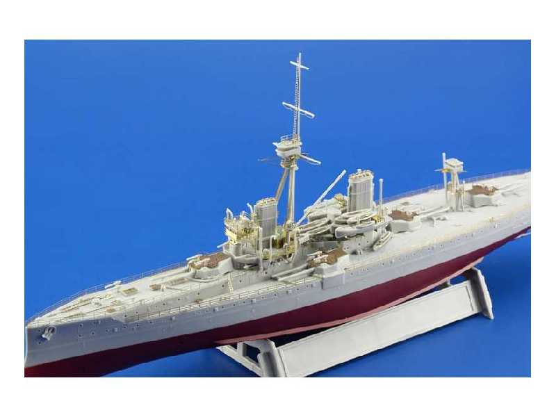 Maquette Plastique 1/700 HMS Dreadnought 1915 Par Trumpeter - Kit à Monter - Bateau Militaire