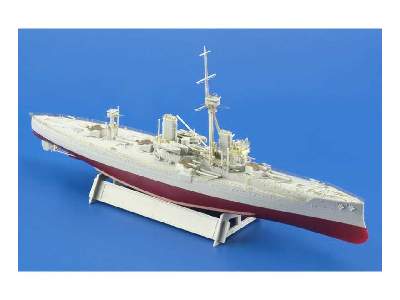 HMS DREADNOUGHT 1915 1/700 - Trumpeter - image 9