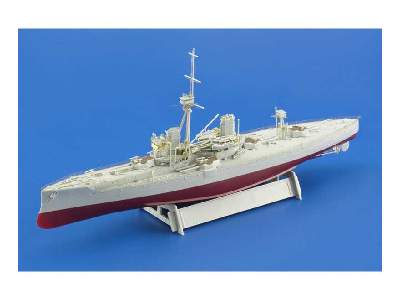 HMS DREADNOUGHT 1915 1/700 - Trumpeter - image 10