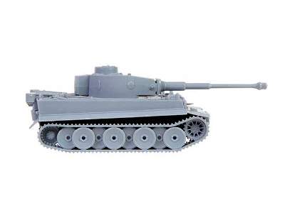 German Heavy Tank Tiger I - image 3