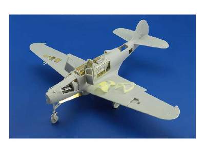 P-39Q/ N exterior 1/32 - Kitty Hawk - image 9