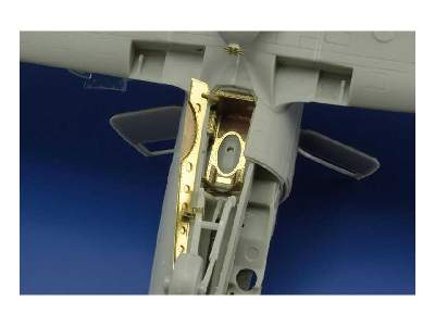 P-39Q/ N landing gear 1/32 - Kitty Hawk - image 3