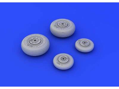 MiG-29 wheels 1/72 - Trumpeter - image 3